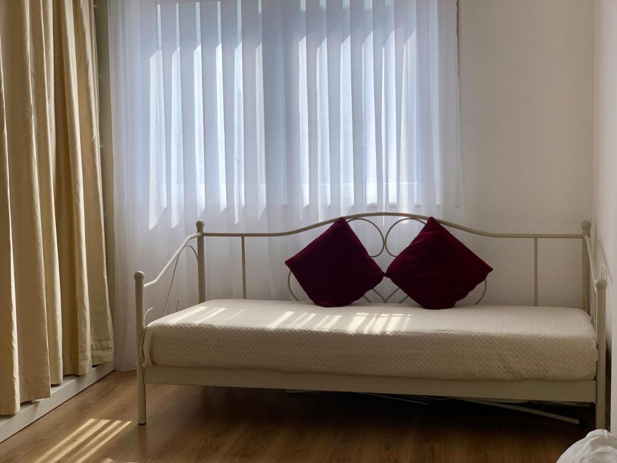 New Apartament Lägenhet Tirana Exteriör bild