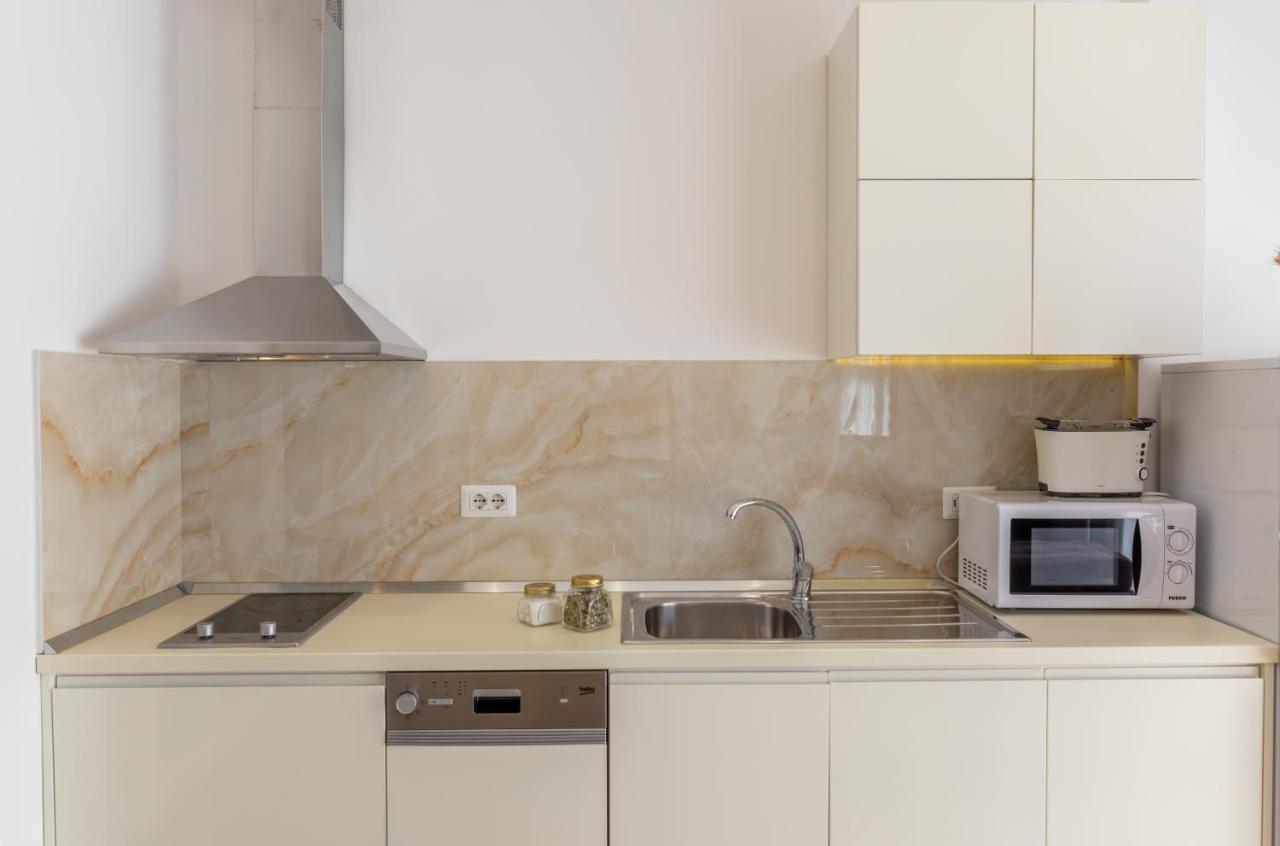 New Apartament Lägenhet Tirana Exteriör bild