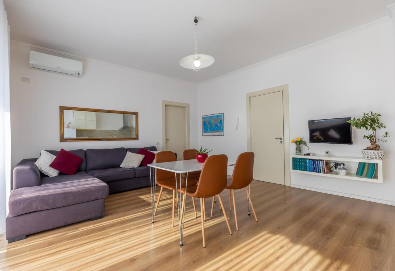 New Apartament Lägenhet Tirana Exteriör bild