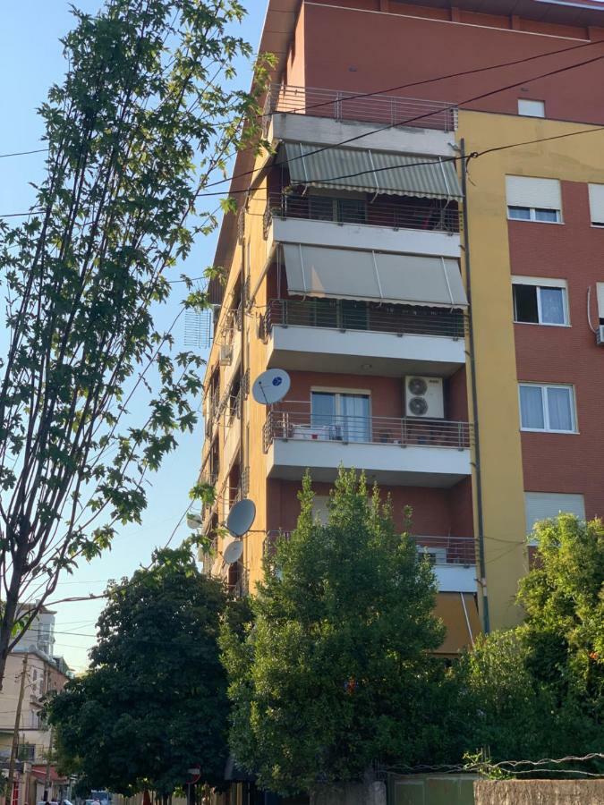 New Apartament Lägenhet Tirana Exteriör bild