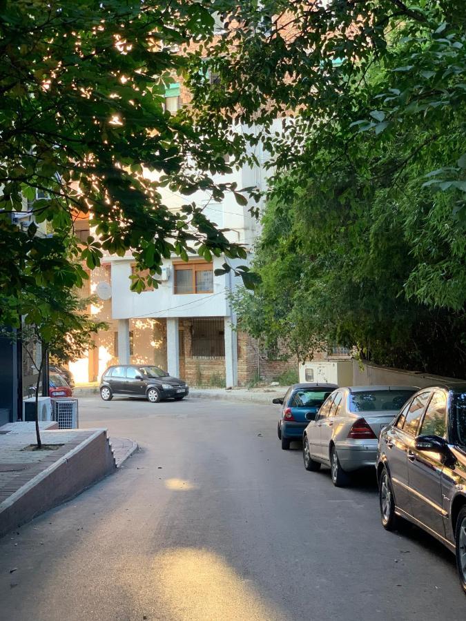 New Apartament Lägenhet Tirana Exteriör bild